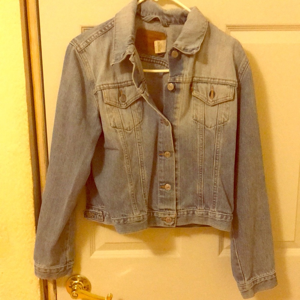 LEVIS JACKET size “M” vintage style
